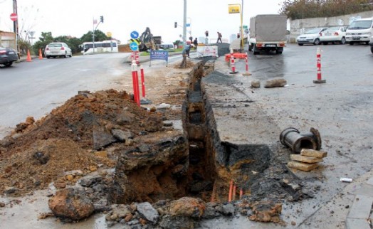 SARIYER'DE  İSKİ'YE TEPKİ