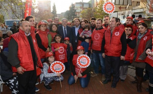 İşten atılan işçilere Başkan Ali Kılıç'tan tam destek