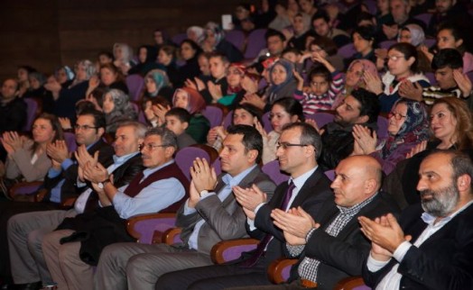 HZ. MEVLANA KÜÇÜKÇEKMECE'DE ANILDI