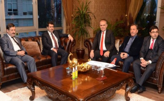 VALİ ŞAHİN'DEN BAŞKAN POYRAZ`A İADE-İ ZİYARET