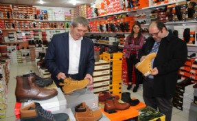 ÇEKMEKÖY'DE AYAKKABICILARA DENETİM