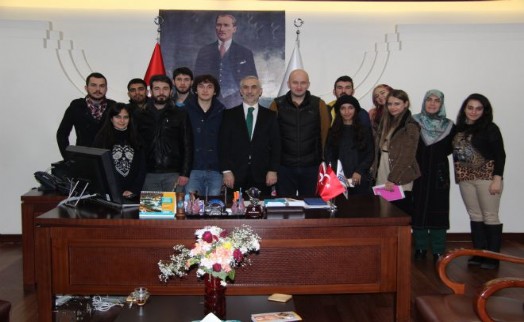 ÖĞRENCİLERİN DİKKATİNİ ÇEKEN SOSYAL BELEDİYE