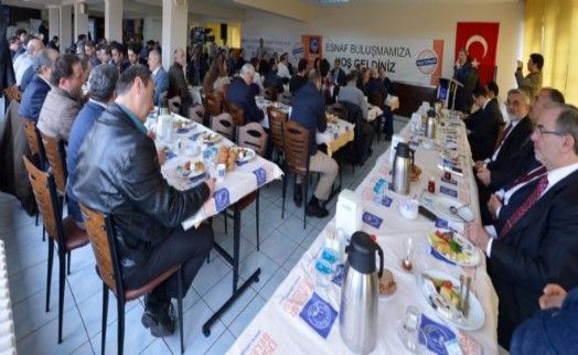 BAŞKAN TÜRKMEN ÜSKÜDAR ESNAFIYLA KAHVALTIDA BULUŞTU