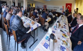 BAŞKAN TÜRKMEN ÜSKÜDAR ESNAFIYLA KAHVALTIDA BULUŞTU