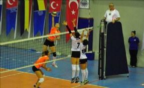 4. ULUSLARARASI BOĞAZİÇİ VOLEYBOL TURNUVASI BAŞLADI