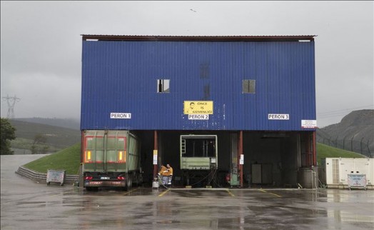 Sultanbeyli´de Evsel Atıklar Toplanıyor