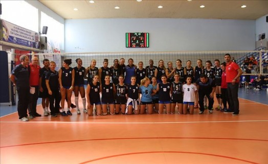 BOĞAZİÇİ VOLEYBOL TURNUVASI´NIN ŞAMPİYONU SIRPLAR