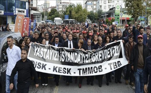 MECLİS, KATLİAMI İŞ BIRAKARAK PROTESTO ETTİ