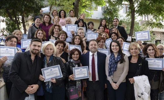 Cam Atölyesinden 60 Kadına ?Emek´ Sertifikası