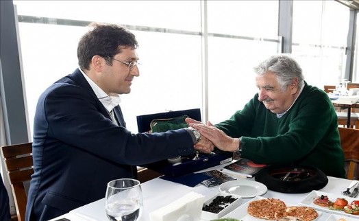 BAŞKAN HAZİNEDAR ?SARAYSIZ BAŞKAN?I BEŞİKTAŞ´TA AĞIRLADI