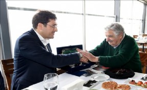 BAŞKAN HAZİNEDAR ?SARAYSIZ BAŞKAN?I BEŞİKTAŞ´TA AĞIRLADI