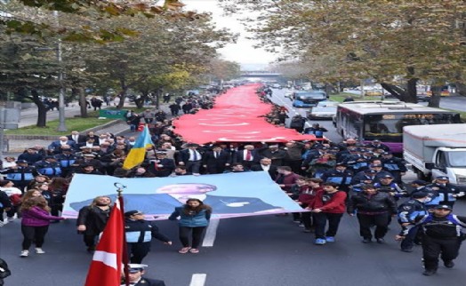 BEŞİKTAŞ BELEDİYESİ´NDEN 1001 METRELİK ATA´YA SAYGI YÜRÜYÜŞÜ