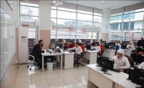 MÜLTECİLERE BİLGİSAYAR KURSU