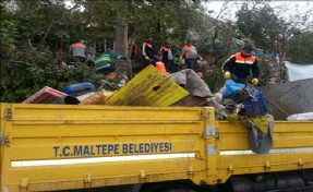 Maltepe´de Belediyeden Çöp Ev Operasyonu