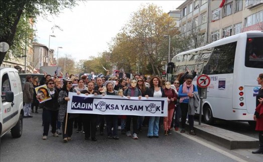 SARIYERLİ KADINLAR ŞİDDETE KARŞI YÜRÜDÜ