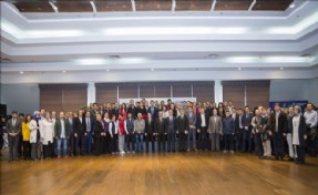 BİLGİ EVLERİ´NDEN ÖĞRETMENLER HAFTASINA MÜZİKLİ KUTLAMA
