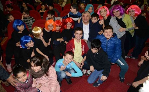 YETİŞKİNLER BİZİ ANLAMIYOR