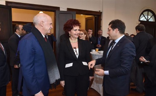 BAŞKAN HAZİNEDAR İLE PAPANDREOU ?DAHA İYİ BİR AVRUPA İÇİN´ BİR ARAYA GELDİ