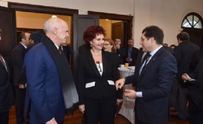 BAŞKAN HAZİNEDAR İLE PAPANDREOU ?DAHA İYİ BİR AVRUPA İÇİN´ BİR ARAYA GELDİ