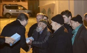 Başkan Ali Kılıç Kandil Simidi Dağıttı