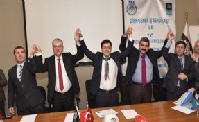 BAŞKAN HAZİNEDAR´DAN TAŞERON İŞÇİLERE MÜJDE