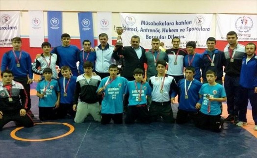 Sancaktepe Belediyespor Yıldız Güreş takımı 1.lige yükseldi.