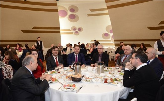 Sevgi Sofrasında Buluştular