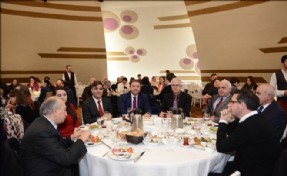 Sevgi Sofrasında Buluştular