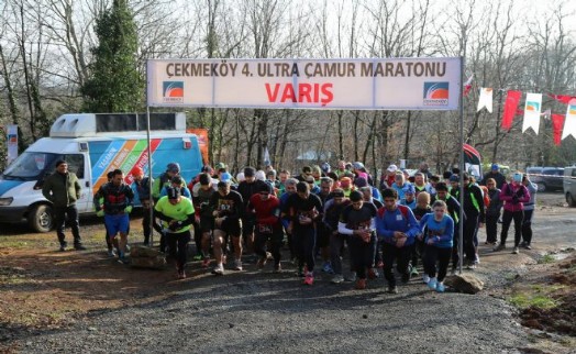 ÇEKMEKÖY'DE ÇAMUR MARATONU BİRBİRİNDEN RENKLİ GÖRÜNTÜLERE SAHNE OLDU