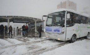 METROBÜSE RİNG SEFERLER SÜRÜYOR