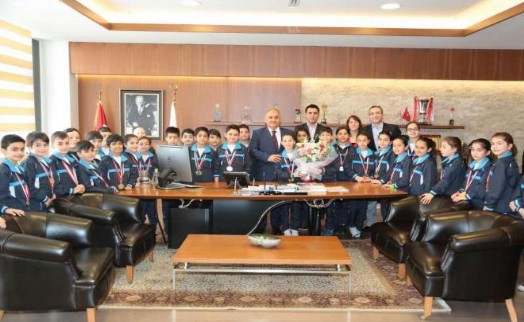 Şampiyon Miniklerden Başkan Hasan Can'a Ziyaret