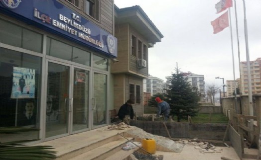 BEYLİKDÜZÜ'DE KAMU KURUMLARINA ENGELLİ RAMPALARI YAPILIYOR