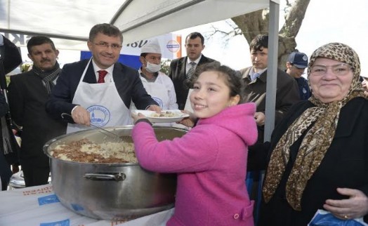ÜSKÜDAR'DA DUALAR ÇANAKKALE ŞEHİTLERİ İÇİN YÜKSELDİ