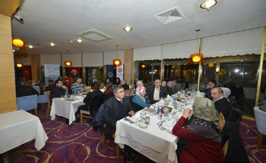 MALTEPE'DE ŞEHİT AİLELERİN ONURUNA YEMEK VERİLDİ