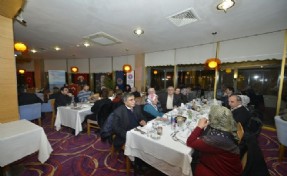 MALTEPE'DE ŞEHİT AİLELERİN ONURUNA YEMEK VERİLDİ