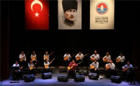 Maltepe'de Bağlama orkestrası büyüledi