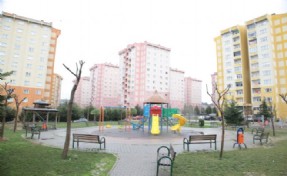 KÜÇÜKÇEKMECE'DE PARK VE BAHÇELER YAZA HAZIR