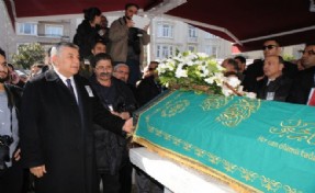 BAŞKAN GENÇ BÜYÜK USTA'YI UGURLADI