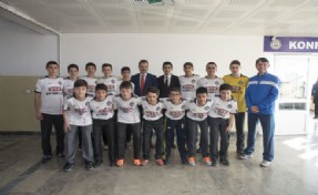 Başkan Usta'dan Ülkü Ortaokulu'nun Başarılı Sporcularına Ödül