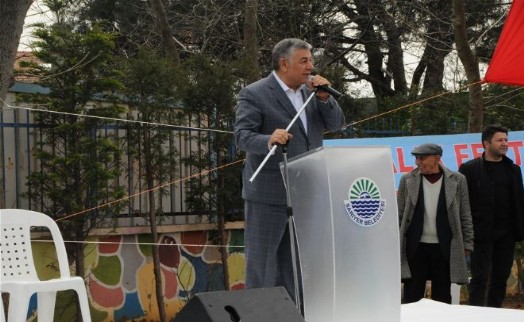 BAŞKAN GENÇ`TEN YOĞUN PAZAR MESAİSİ