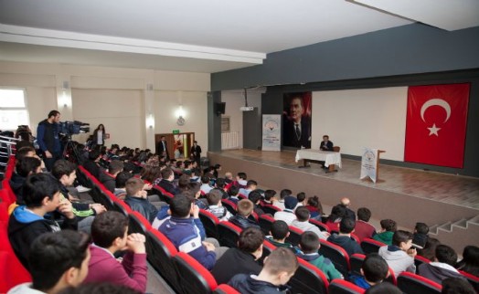 BAŞKAN KARADENİZ'DEN GENÇLERE KARİYER TAVSİYELERİ