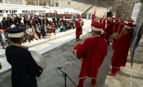 Kutlu Doğum Etkinliği Eyüp Sultan Meydanı'nda Daha Bir Anlamlı