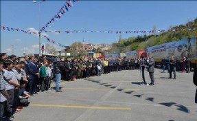 Oyuncak Dolu 7 TIR Üsküdar`dan Urfa`ya Uğurlandı