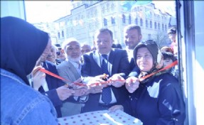 AK Parti Üsküdar İlçe Başkanı Halit Hızır:  Kılıçdaroğlu, devlet hazinesinin dolu olduğunu biliyor. Bol keseden para dağıtıyor