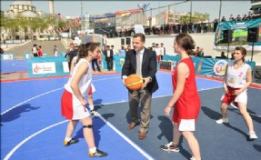 3X3 Sokak Basketbolu Turnuvası, Başkan Usta'nın hava atışıyla başladı