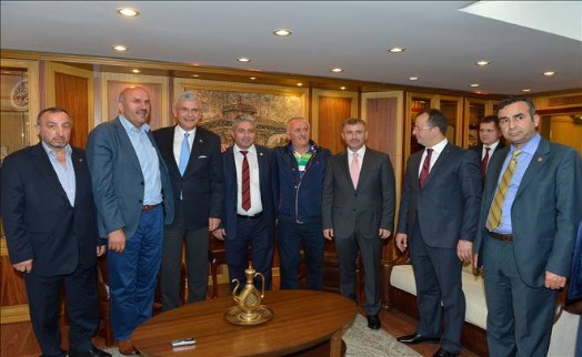 BAKAN VOLKAN BOZKIR'DAN ÜSKÜDAR'A ZİYARET