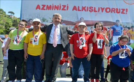 KOCAMAN YÜREKLİ SPORCULARIN ŞÖLENİ BAŞLADI