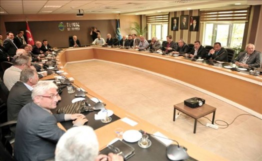 Beykoz Belediyesi'nden 45 Muhtara Bilgisayar Hediyesi