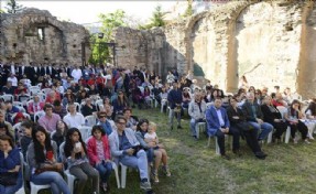 Arkeopark kapılarını sanata açtı