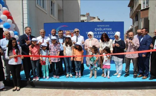 KÜLTÜR MERKEZİ AÇILIŞINDA KURDELEYİ ÇOCUKLAR KESTİ